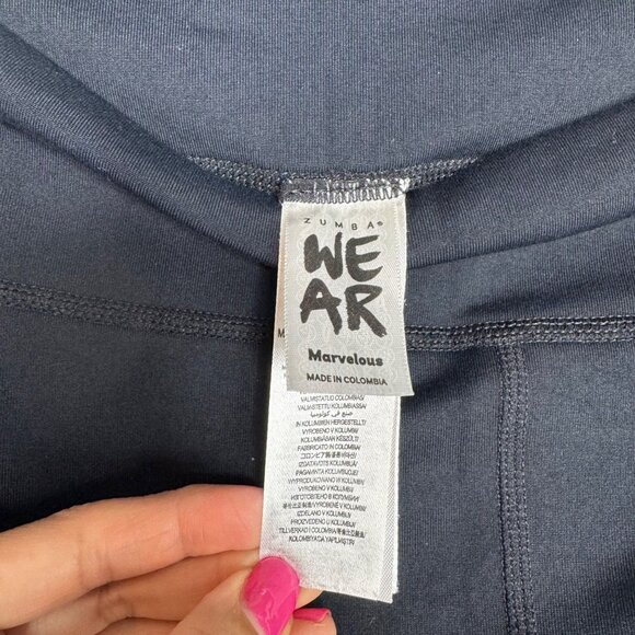 Zumba We Ar Marvelous Black‎ Capri Leggings Rainbow Side Stripe Keep Dancing SzM - Picture 4 of 6